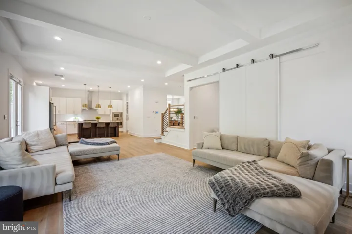 2033 Griffith Rd, falls Church, va, 22043, fairfax