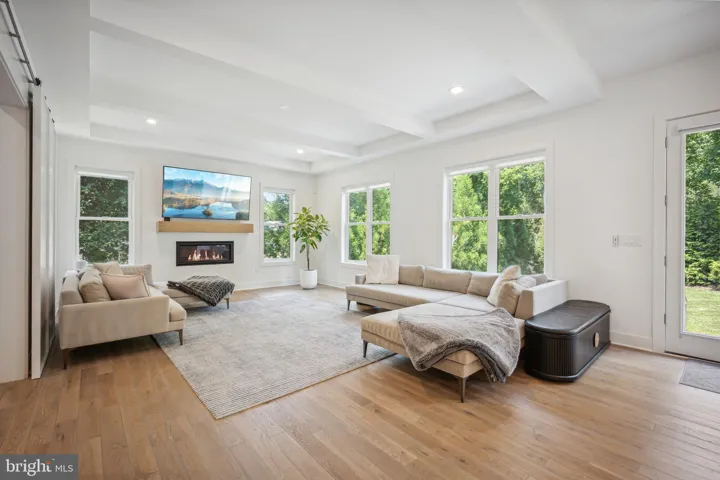 2033 Griffith Rd, falls Church, va, 22043, fairfax