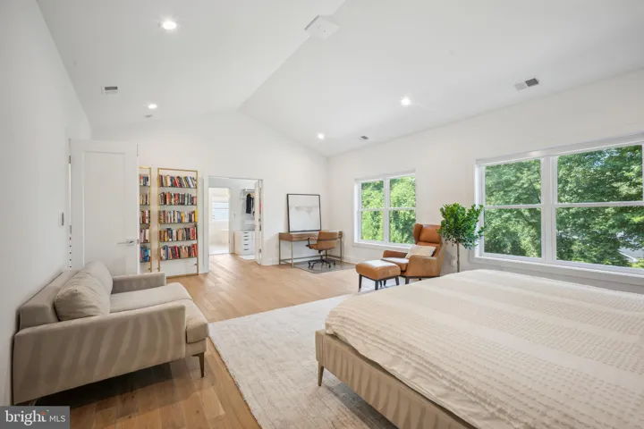 2033 Griffith Rd, falls Church, va, 22043, fairfax