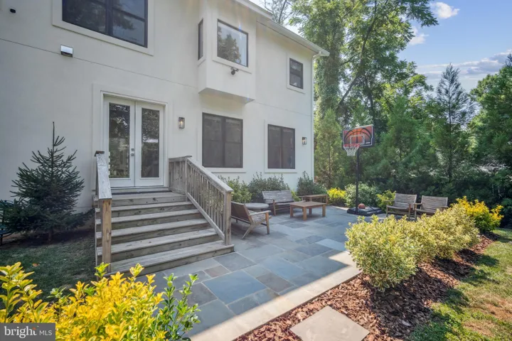 2033 Griffith Rd, falls Church, va, 22043, fairfax
