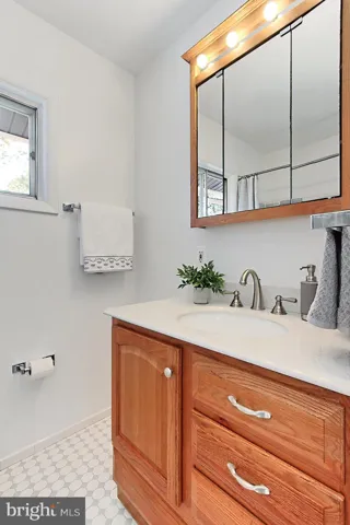7014 Elvira Ct, falls Church, va, 22042, fairfax