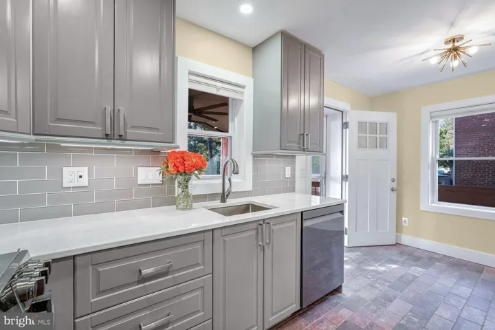 2204 Huntington Ave, alexandria, va, 22303, fairfax
