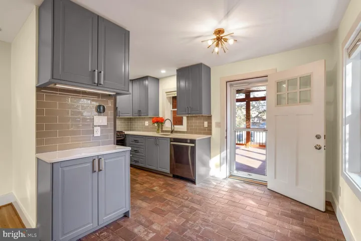 2204 Huntington Ave, alexandria, va, 22303, fairfax