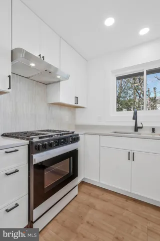 6810 Weaver Ave, mclean, va, 22101, fairfax