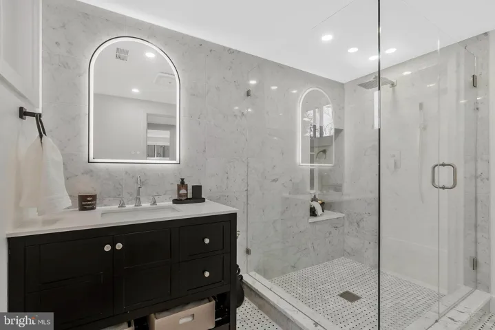 6810 Weaver Ave, mclean, va, 22101, fairfax