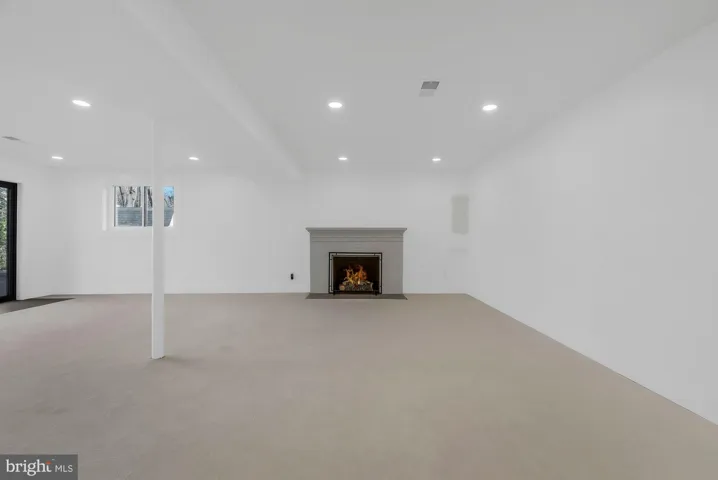 6810 Weaver Ave, mclean, va, 22101, fairfax