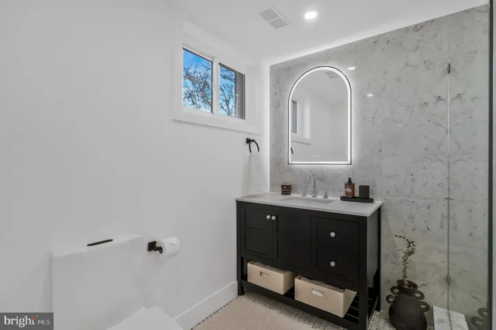6810 Weaver Ave, mclean, va, 22101, fairfax