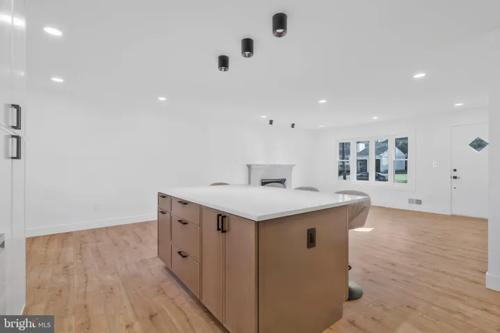 6810 Weaver Ave, mclean, va, 22101, fairfax