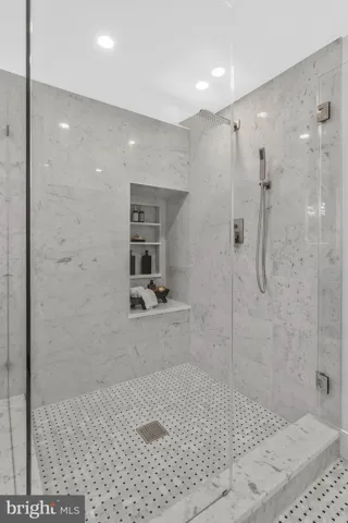 6810 Weaver Ave, mclean, va, 22101, fairfax