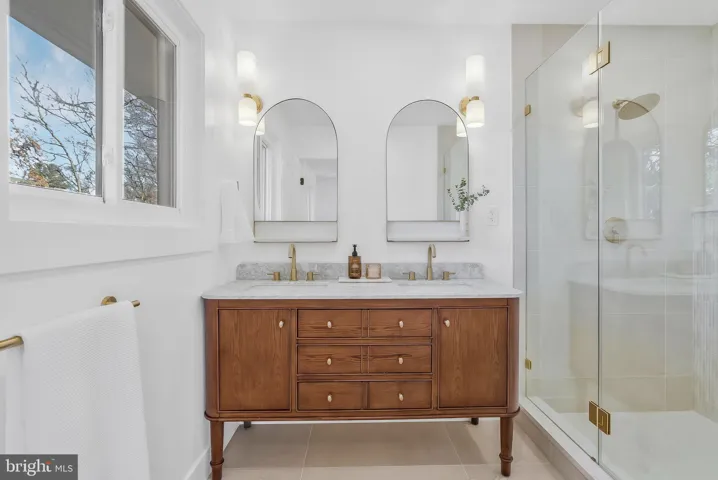 6810 Weaver Ave, mclean, va, 22101, fairfax