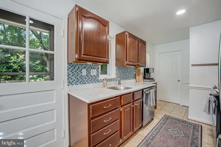 4936 14th St S, arlington, va, 22204, arlington