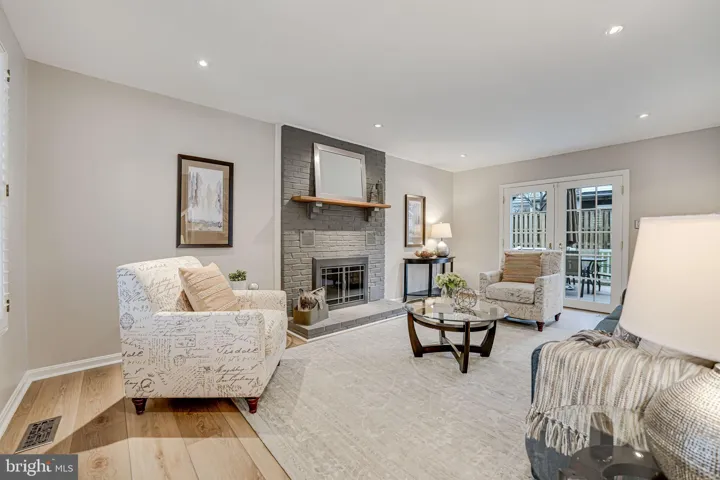 6367 12th Pl N, arlington, va, 22205, arlington