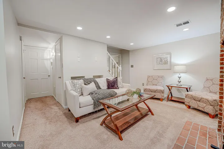 6367 12th Pl N, arlington, va, 22205, arlington