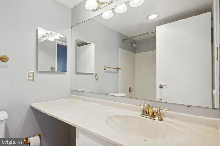 2300 Pimmit Dr #1116, falls Church, va, 22043, fairfax