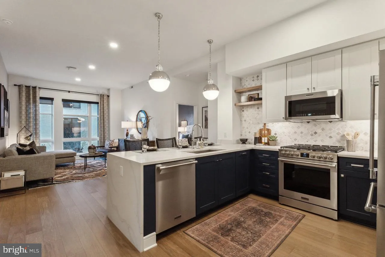 8015 OLD GEORGETOWN ROAD, Bethesda, MD 20814