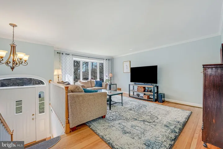 5527 Queensberry Ave, Springfield, Virginia 22151