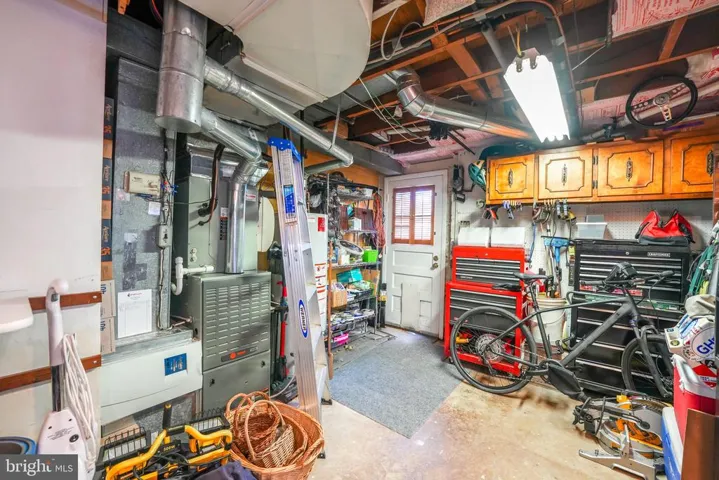 5527 Queensberry Ave, Springfield, Virginia 22151