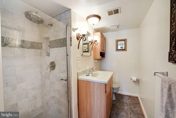 5527 Queensberry Ave, Springfield, Virginia 22151