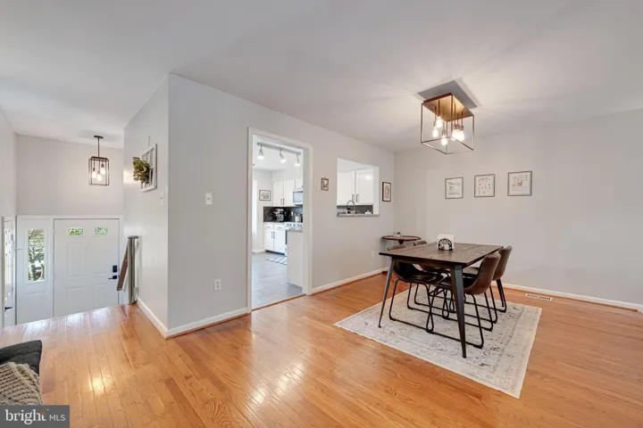 6911 Kerrywood Cir, centreville, va, 20121, fairfax