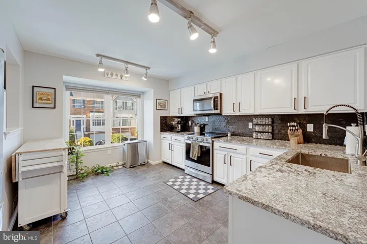 6911 Kerrywood Cir, centreville, va, 20121, fairfax