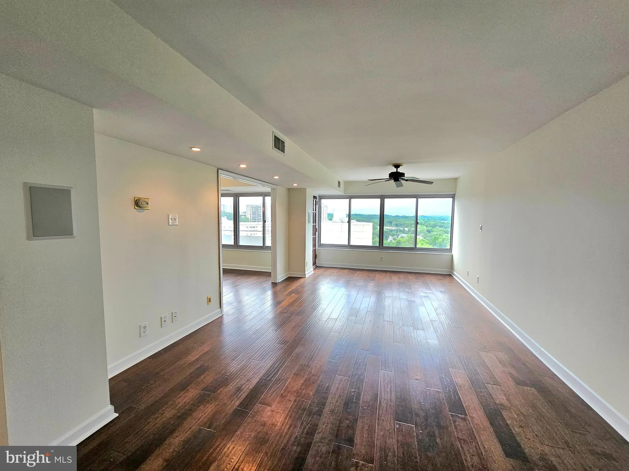 5340 HOLMES RUN PARKWAY, Alexandria, VA 22304
