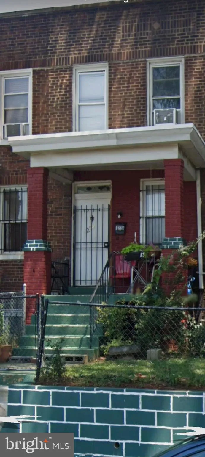 1274 NEAL STREET, Washington, DC 20002