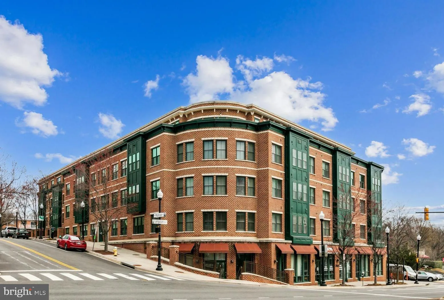 2101 MONROE STREET, Arlington, VA 22207