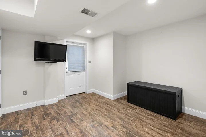 3106 Russell Rd, alexandria, va, 22305, alexandria City