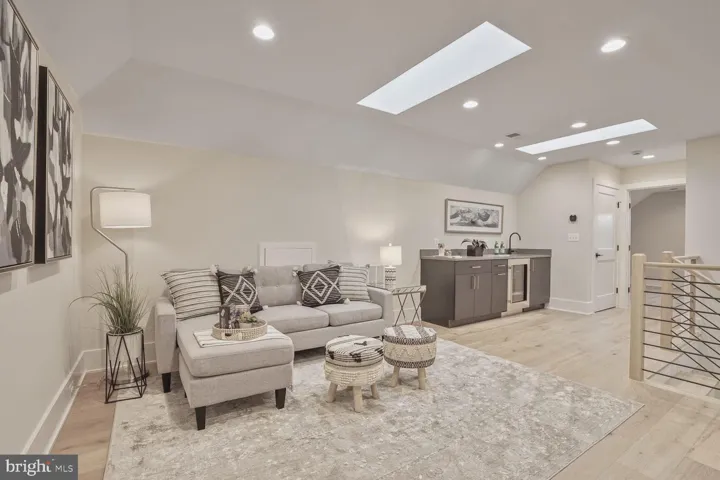 512 S Spring St, falls Church, va, 22046, falls Church City