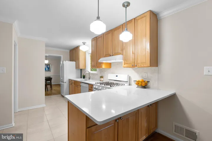6929 Conservation Dr, Springfield, Virginia 22153