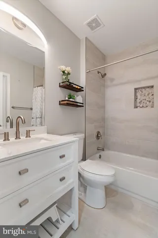 7637 Northington Ct, Gainesville, Virginia 20155