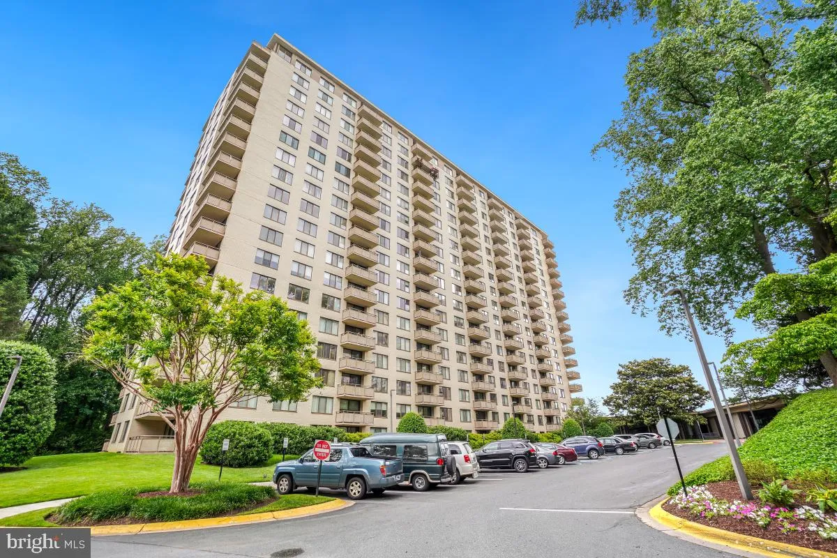 5225 POOKS HILL ROAD, Bethesda, MD 20814