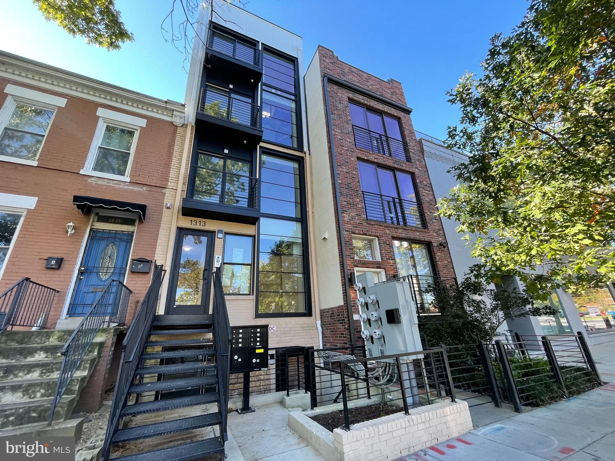 1313 PENNSYLVANIA AVE. STREET, Washington, DC 20003