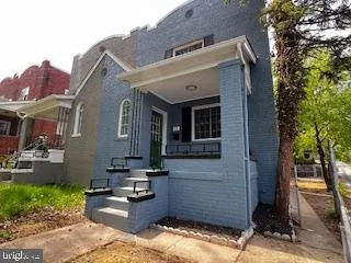 13 53RD PLACE, Washington, DC 20019