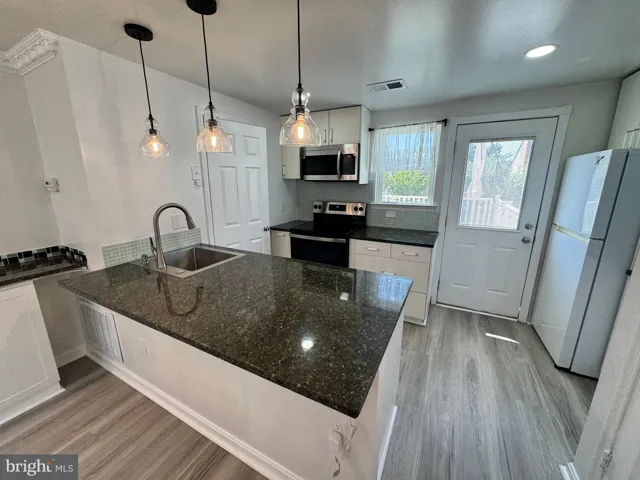 4443 Pembrook Village Dr #125, Alexandria, Virginia 22309