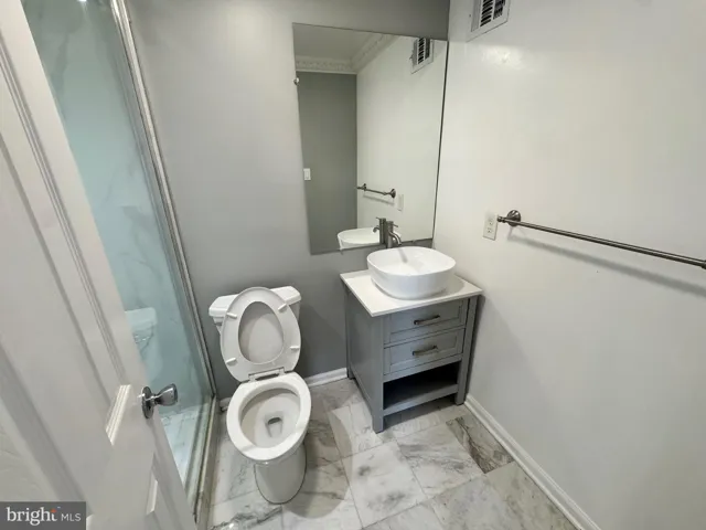 4443 Pembrook Village Dr #125, Alexandria, Virginia 22309