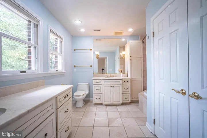 7330 Lewinsville Park Ct, Mclean, Virginia 22101