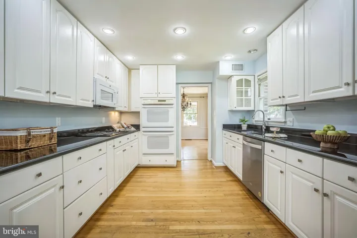 7330 Lewinsville Park Ct, Mclean, Virginia 22101
