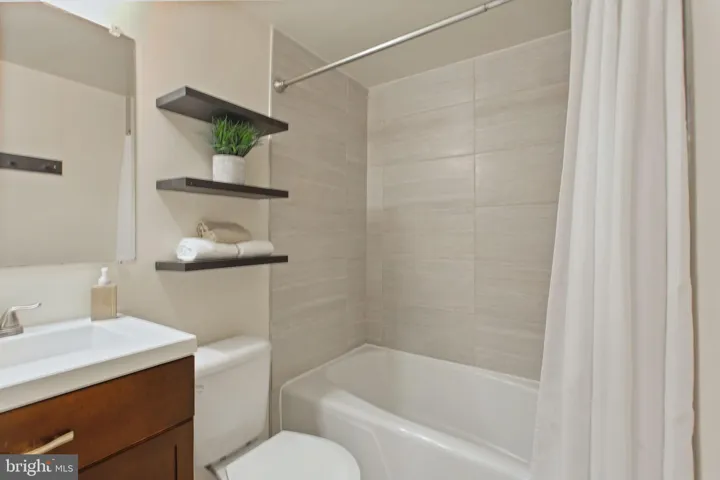 2501 Calvert St Nw #802, Washington, District of Columbia 20008