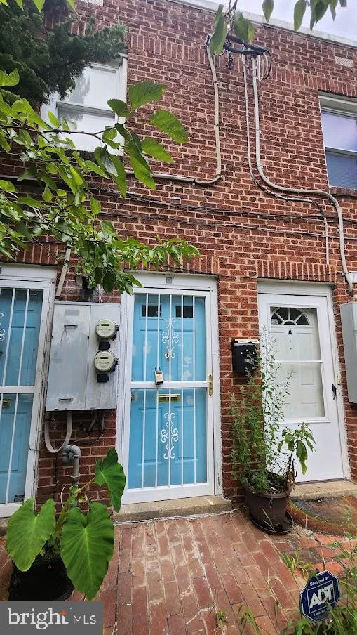 1422 W STREET, Washington, DC 20020