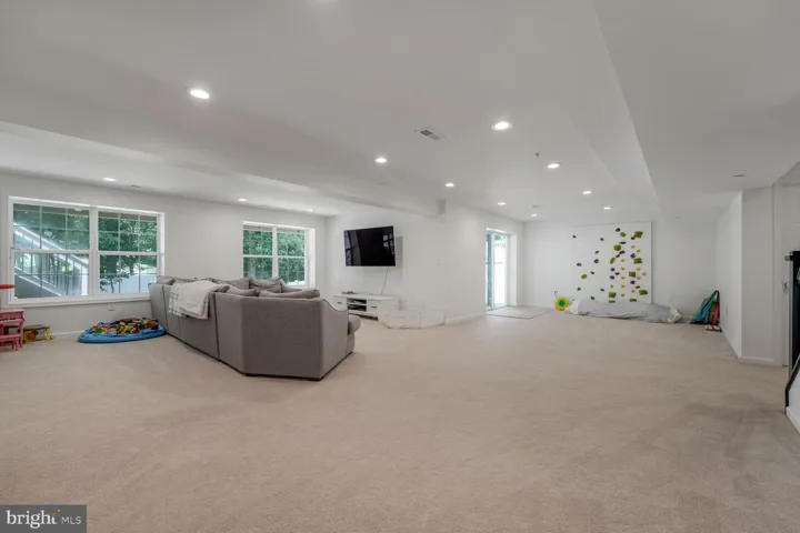 2604 Tree View Way, Fort Washington, Maryland 20744