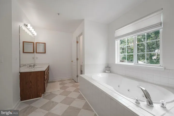 2604 Tree View Way, Fort Washington, Maryland 20744