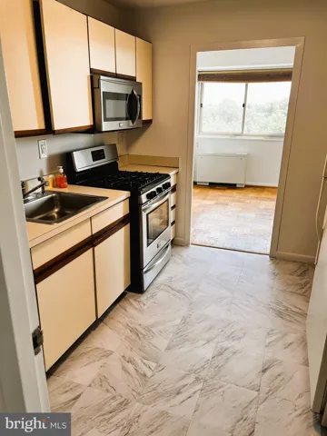 2500 N Van Dorn St #1006, Alexandria, Virginia 22302