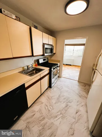 2500 N Van Dorn St #1006, Alexandria, Virginia 22302