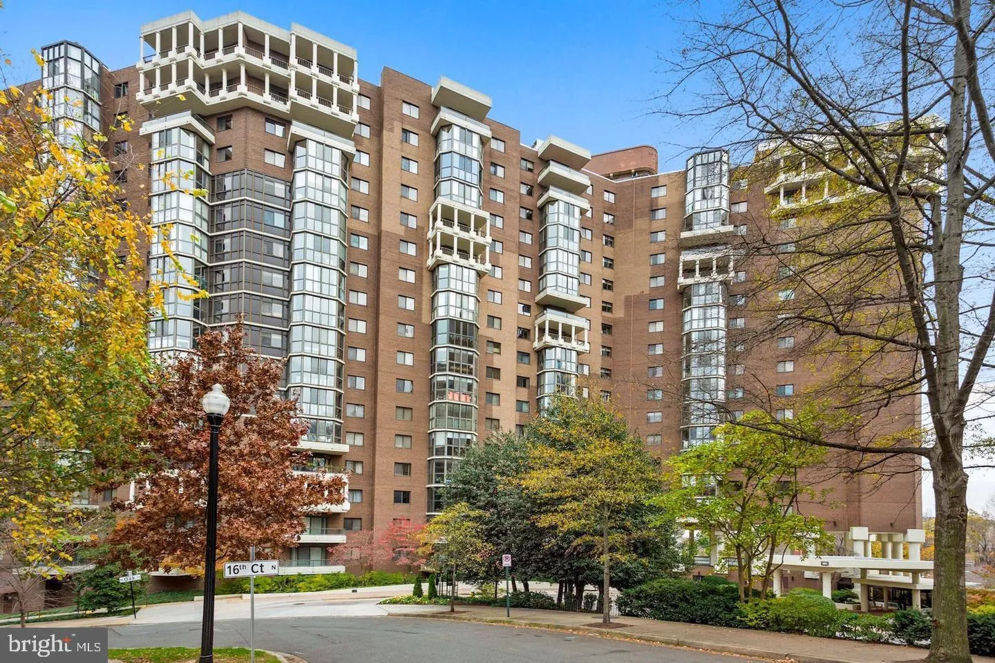 1600 OAK STREET, Arlington, VA 22209