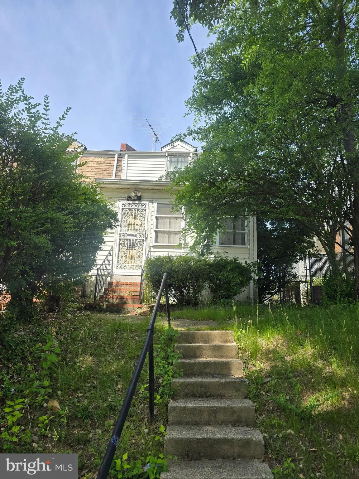 812 DIVISION AVENUE, Washington, DC 20019