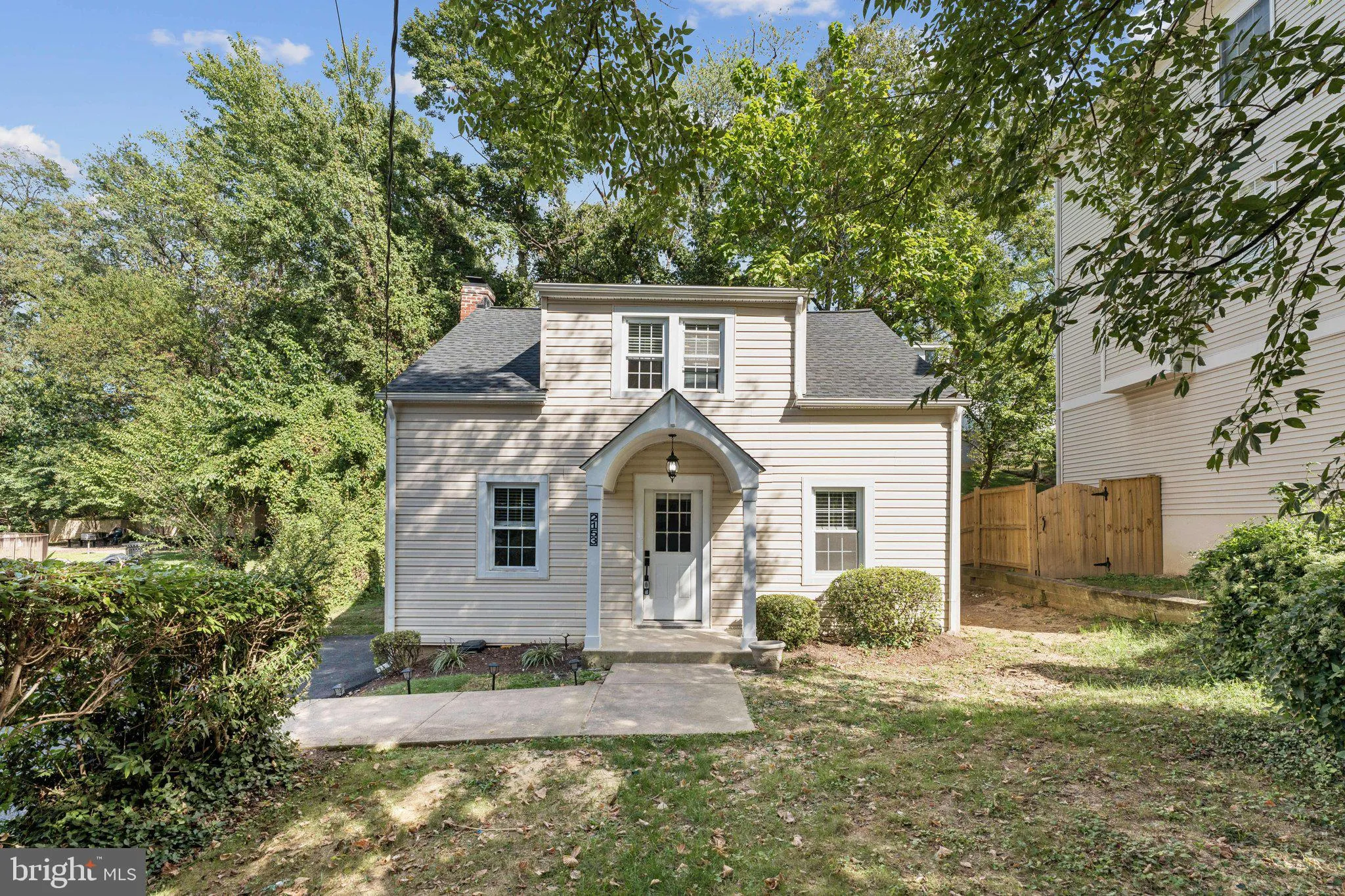 2153 TAYLOR STREET, Arlington, VA 22207