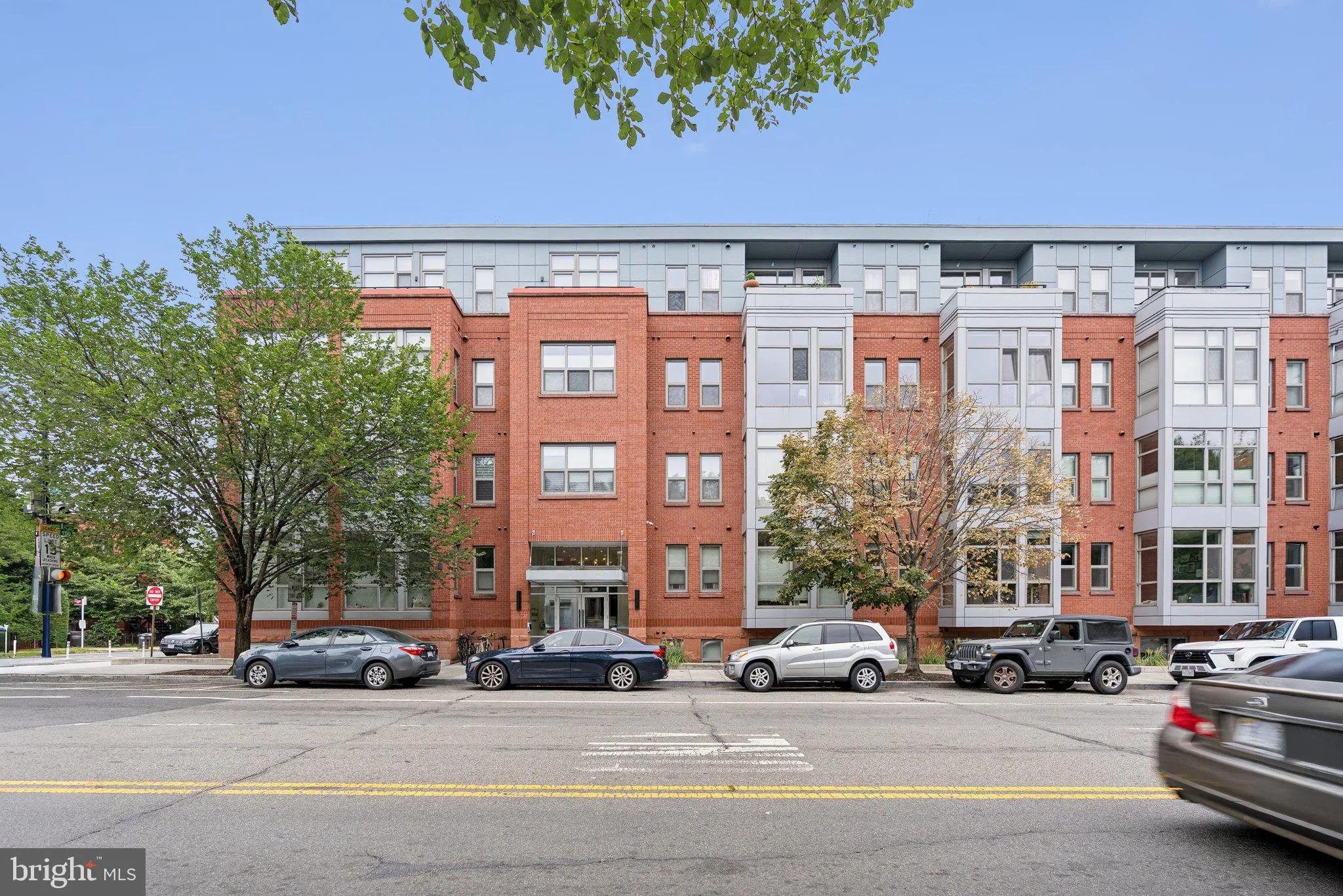 900 11TH STREET, Washington, DC 20003