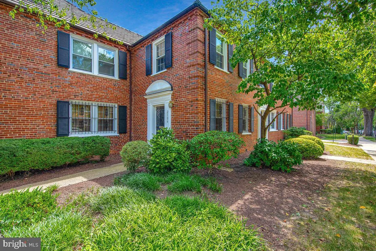 2106 SUITLAND TERRACE, Washington, DC 20020