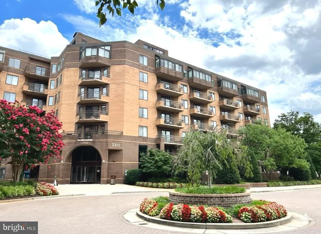 2111 WISCONSIN AVENUE, Washington, DC 20007